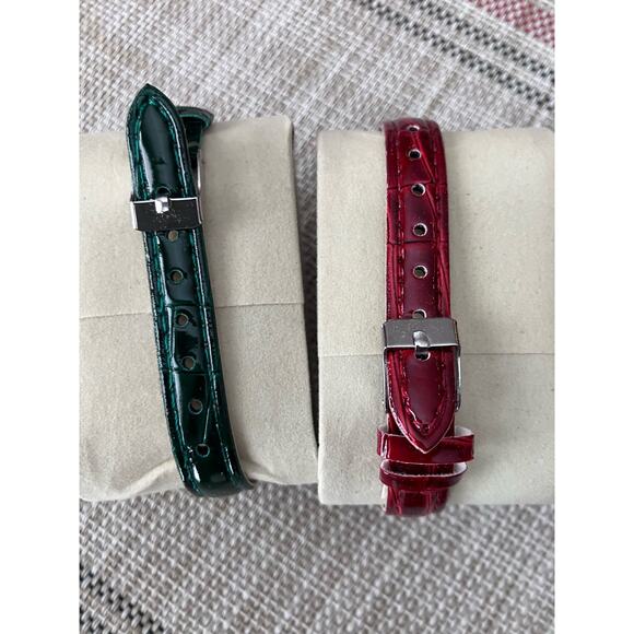 Fashion Watches Red, Green, Gold Tone, Christmas, Holiday, Winter, New, Unused - Picture 4 of 4